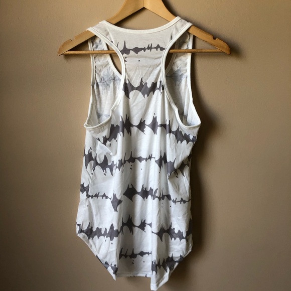 Verve Graphic Tee - Picture 6 of 8